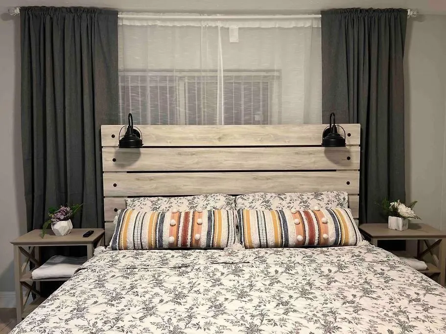 Casita, King Bd/Sofa Bd/Bth/Kitch/Netflix Disney+ Orlando 0*,  United States